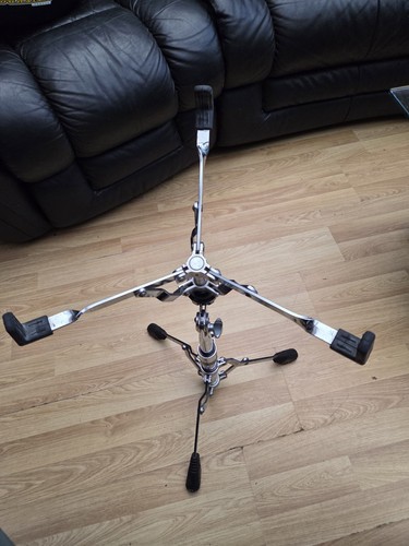 Yamaha snare drum stand.