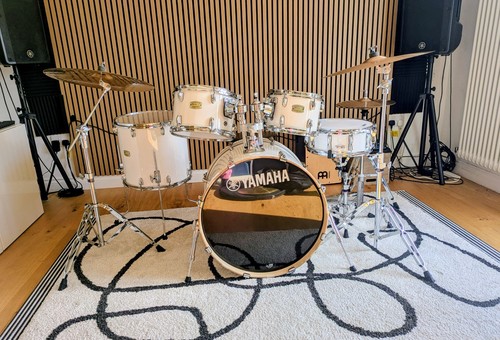 Yamaha acoustic drum kit white - acoustic,