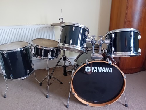 Yamaha drum kit